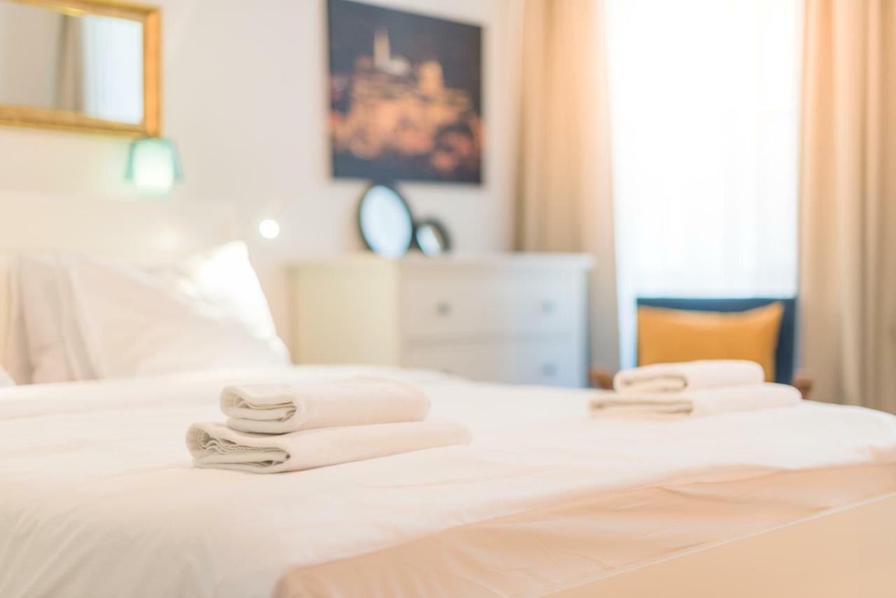 Oasis Apartments - Liberty Square Budapest Eksteriør bilde
