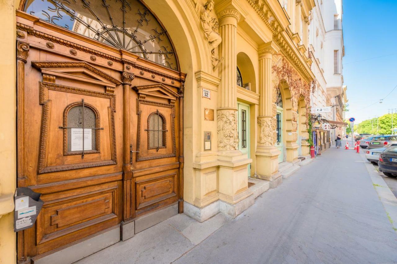 Oasis Apartments - Liberty Square Budapest Eksteriør bilde