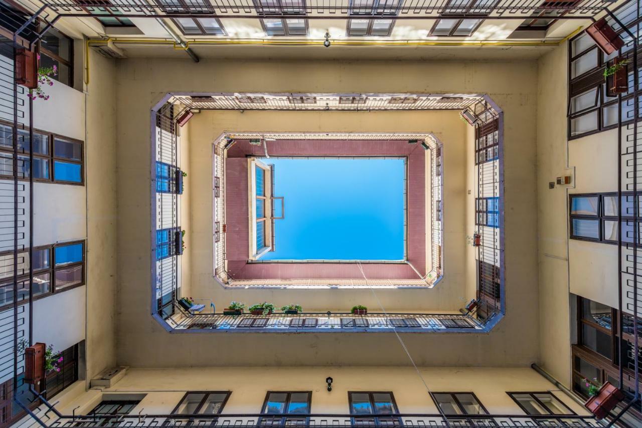Oasis Apartments - Liberty Square Budapest Eksteriør bilde